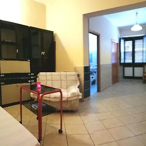 Via Giovanni Travaglia, Free Space Kwatera prywatna